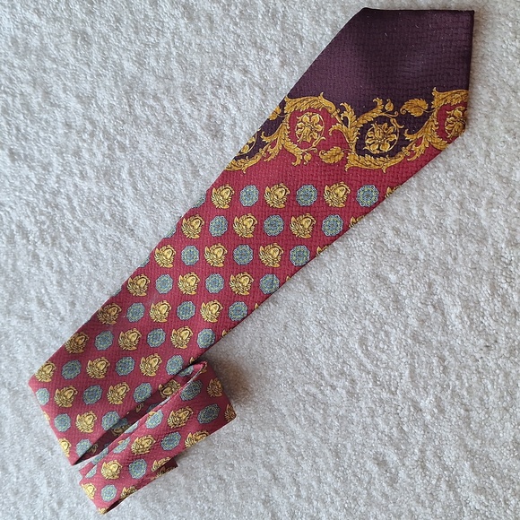 Vintage Gianni Versace Nect Tie - Picture 2 of 5
